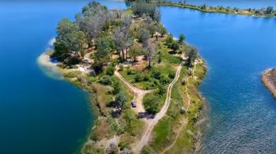 Рибалка на Блакитному озері