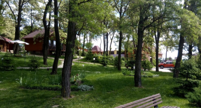 Рибалка у заміському комплексі: Березине у с. Зарванці, Вінницької області