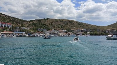 Морская рыбалка в Балаклавской бухте в Крыму