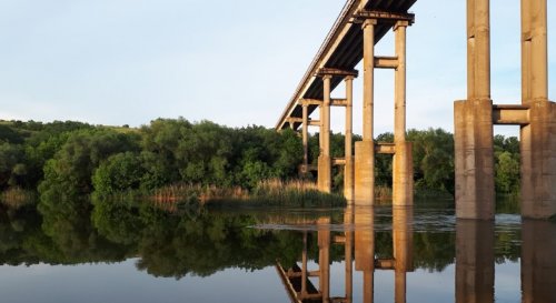 Река Южный Буг ниже Александровской ГЭС 