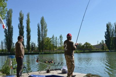 Рыбалка на водоеме -  Белая скала