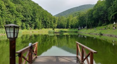 Рибалка на Рибній Фермі у «Воєводиному»