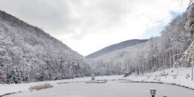 Рибалка на Рибній Фермі у «Воєводиному»