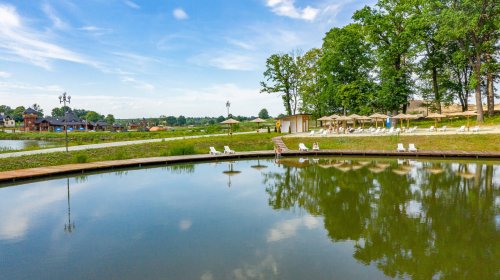 Відпочинковий комплекс «Козацька слобода-Раковець»