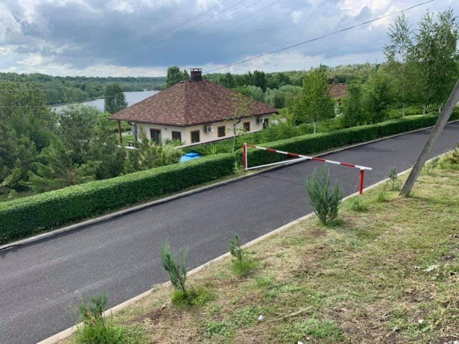 База відпочинку та риболовлі «Весела Роща» у Дніпропетровській області