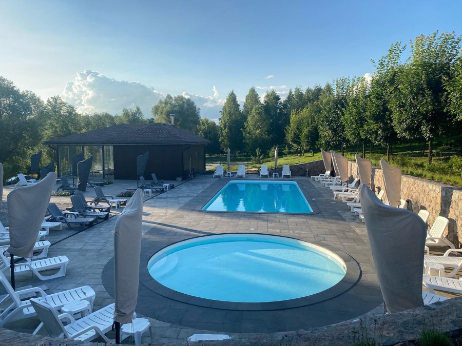 База відпочинку та риболовлі «Весела Роща» у Дніпропетровській області