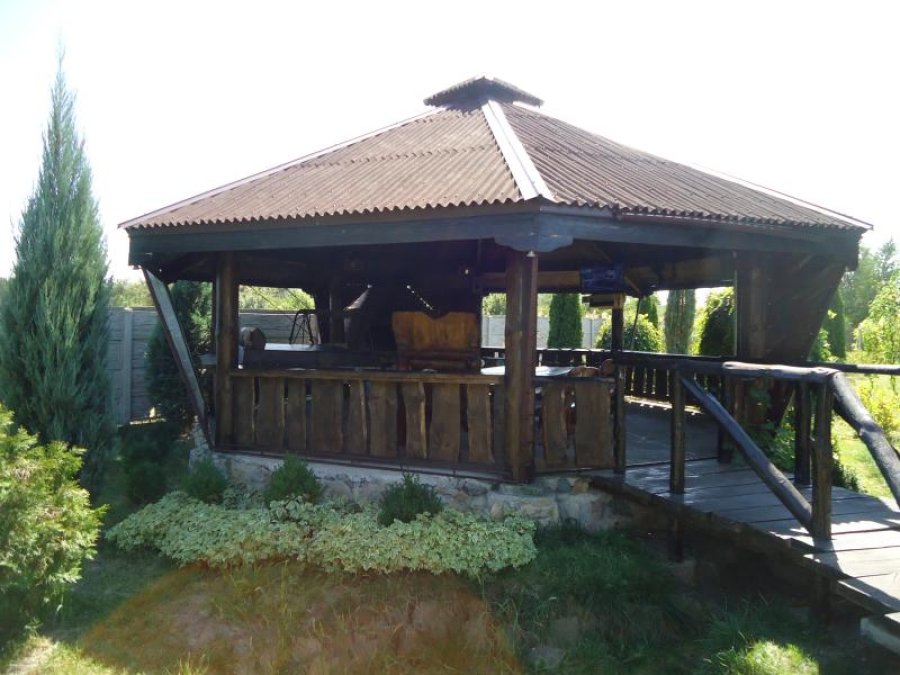 Будинок на березі р. Дніпро у Запоріжжі: «Чарівна Садиба»