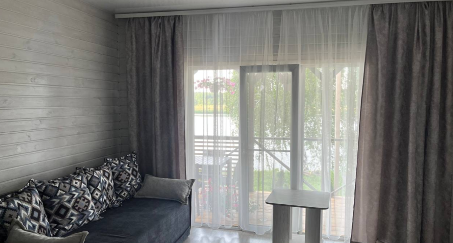 Chill - база відпочинку на березі озера, чани