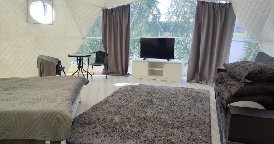 Chill - база відпочинку на березі озера, чани