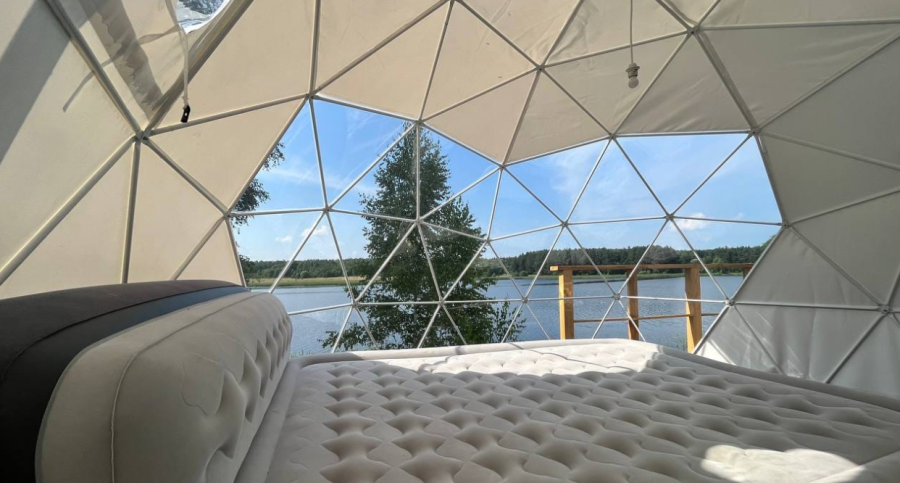 Chill - база відпочинку на березі озера, чани