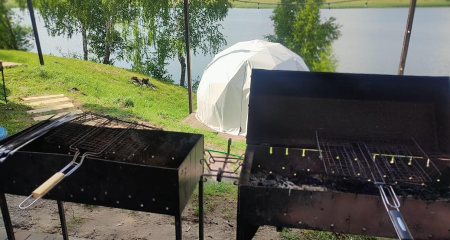 Chill - база відпочинку на березі озера, чани