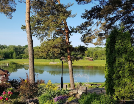 «Три Бобри» готельно—оздоровчий комплекс у Волинській області