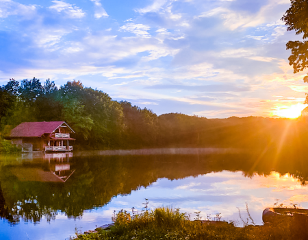 Туристичний комплекс «ДЖЕРЕЛЬНЕ ОЗЕРО»