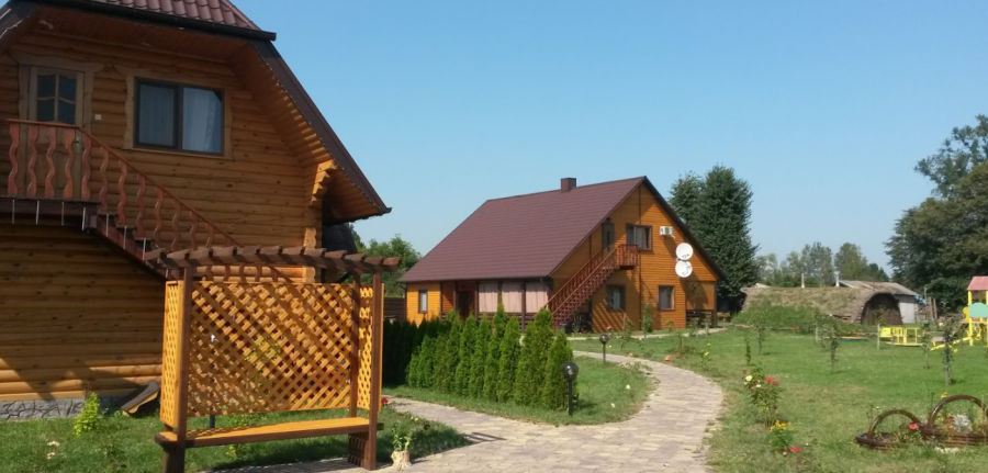 Клуб родинного відпочинку та дозвілля «Весела оселя»