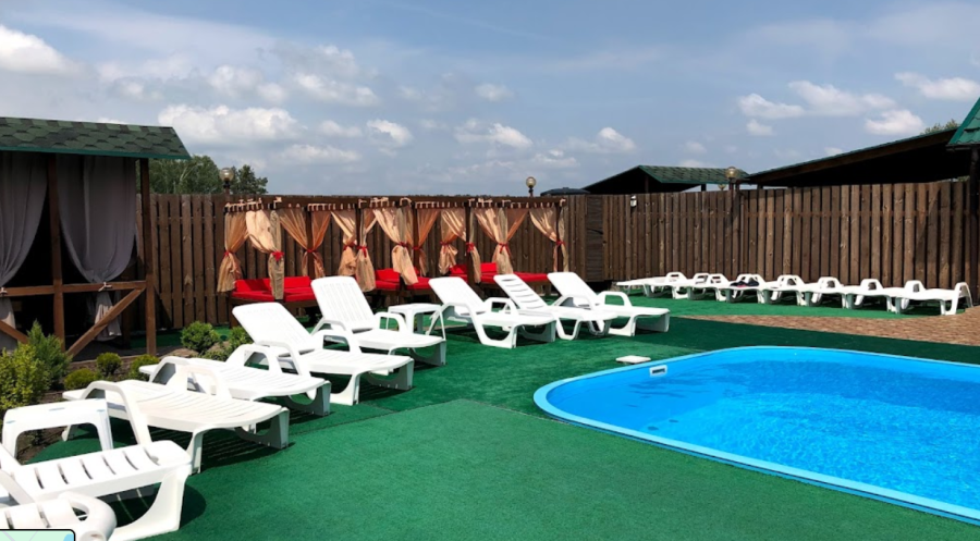 Рибалка на базі відпочинку «Нова Січ» у Вінницькій області