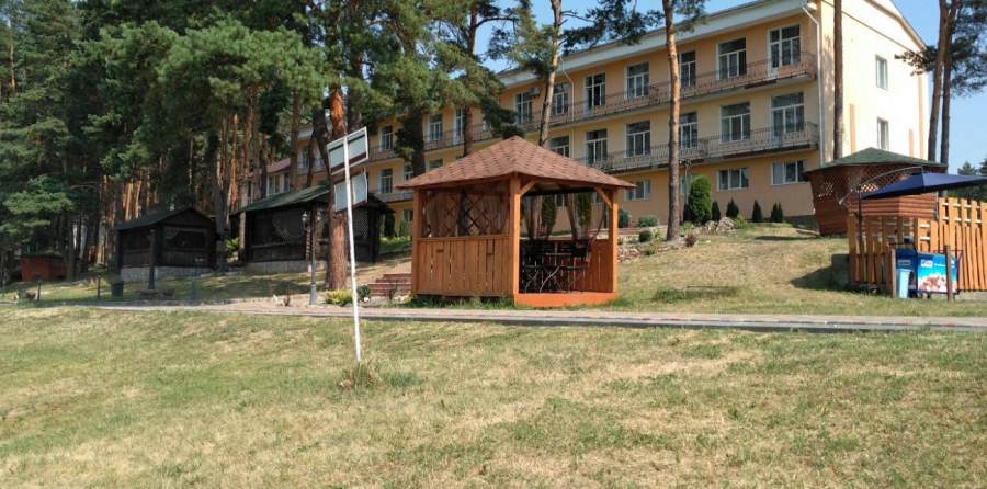 «Три Бобри» готельно—оздоровчий комплекс у Волинській області