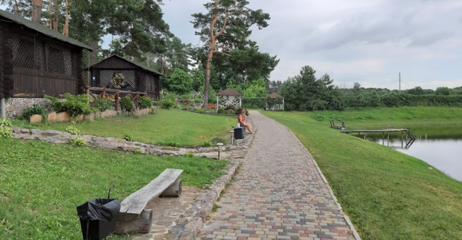 «Три Бобри» готельно—оздоровчий комплекс у Волинській області