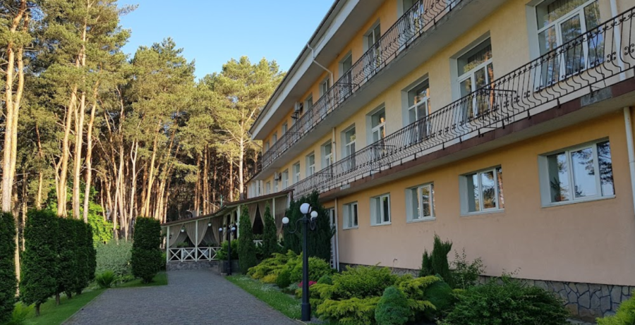 «Три Бобри» готельно—оздоровчий комплекс у Волинській області