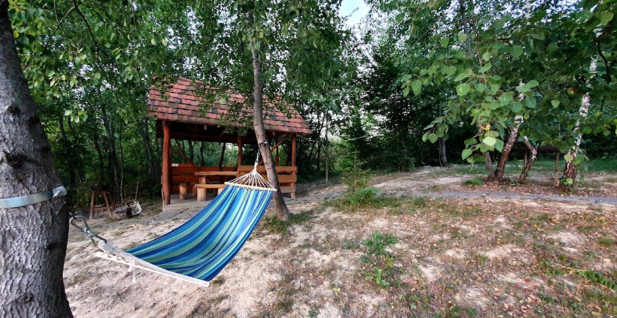 Туристичний комплекс «ДЖЕРЕЛЬНЕ ОЗЕРО»