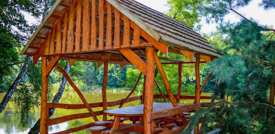 Туристичний комплекс «ДЖЕРЕЛЬНЕ ОЗЕРО»