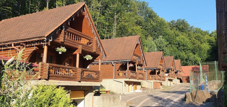 Туристичний комплекс «Поляна Квасова»