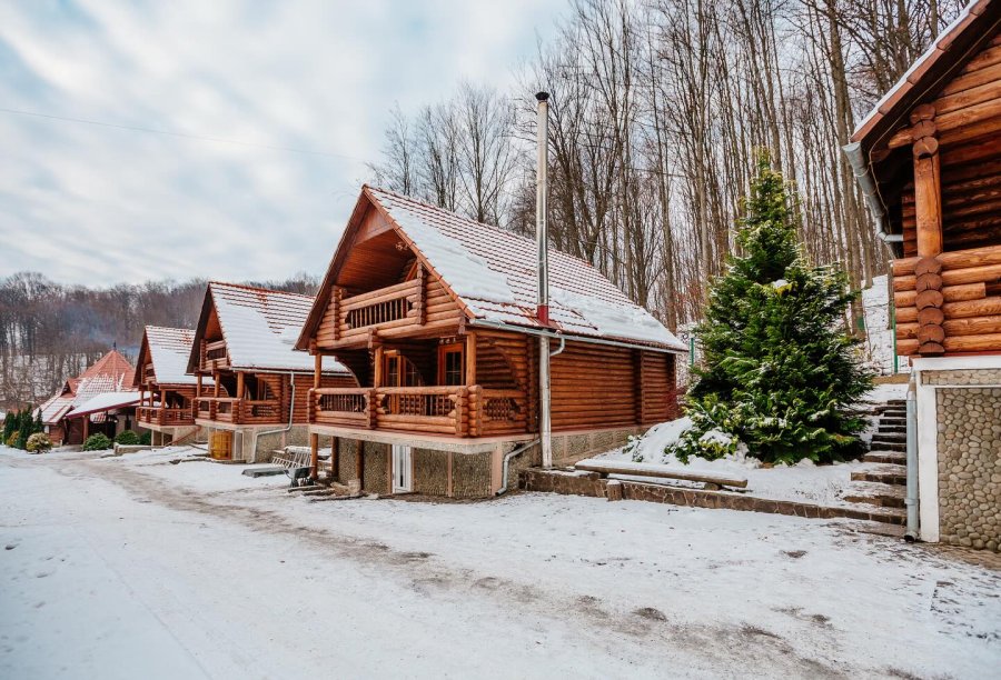 Туристичний комплекс «Поляна Квасова»