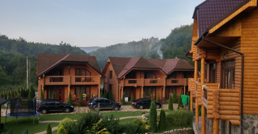 Туристичний комплекс «Поляна Квасова»