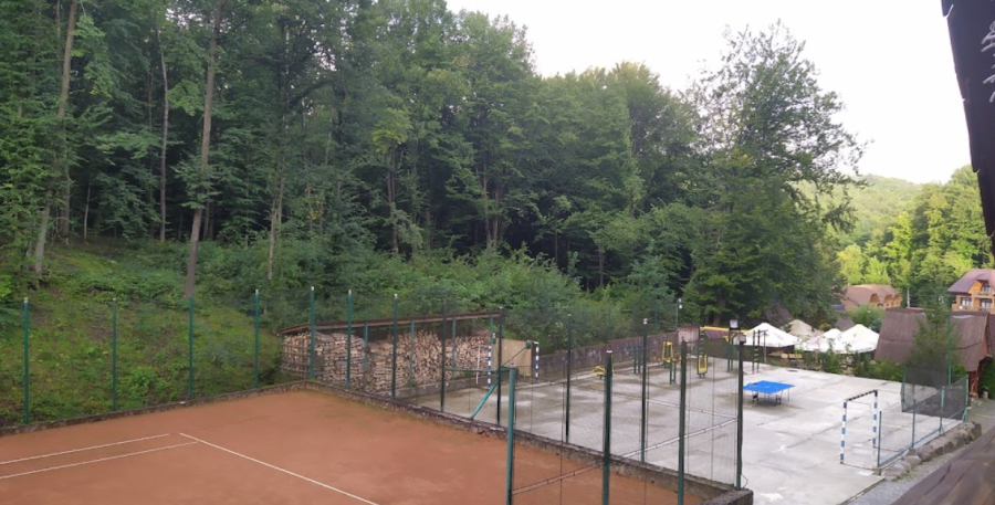 Туристичний комплекс «Поляна Квасова»