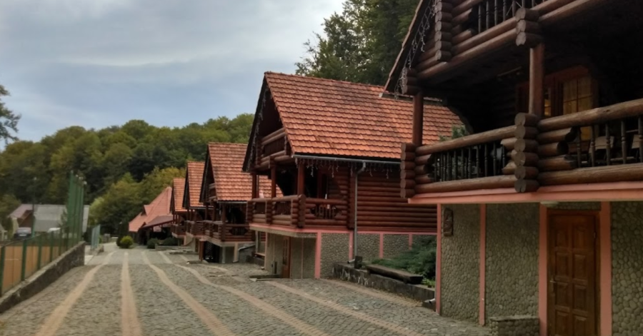 Туристичний комплекс «Поляна Квасова»