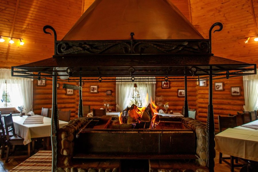 Туристичний комплекс «Поляна Квасова»