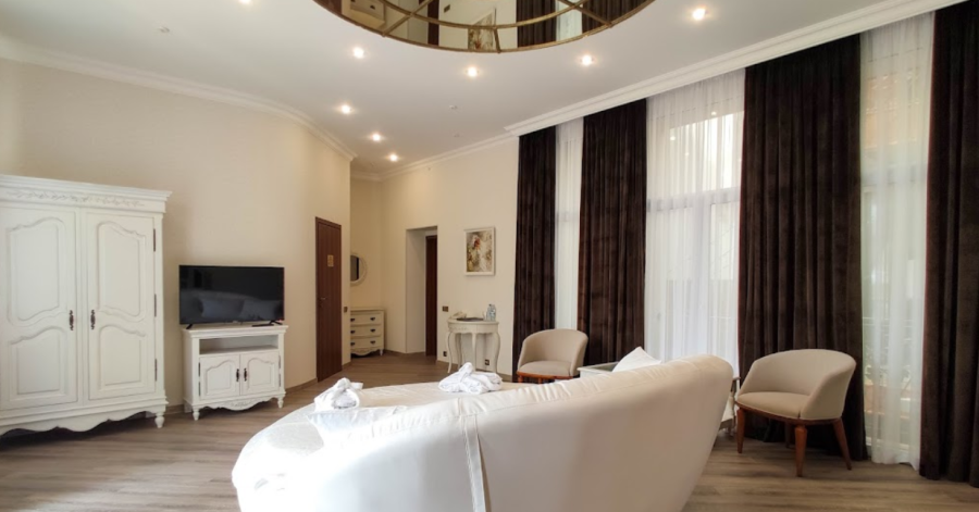 Заміський клуб «Марко Поло» у Запорізькій області