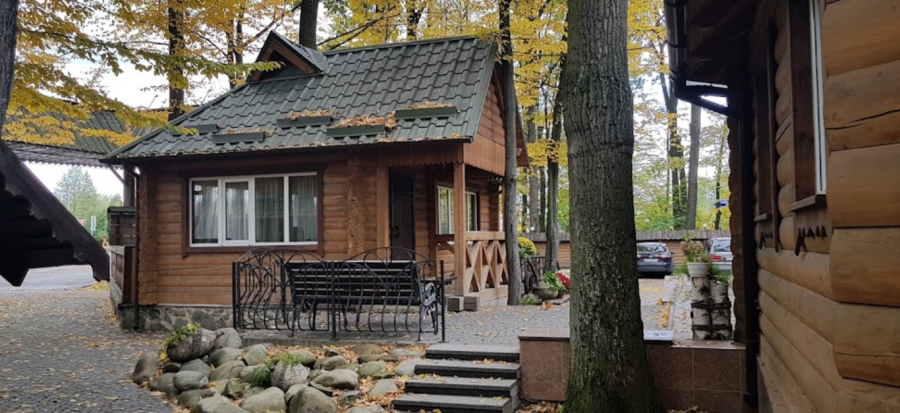 Готельно-ресторанний комплекс «Дубки»