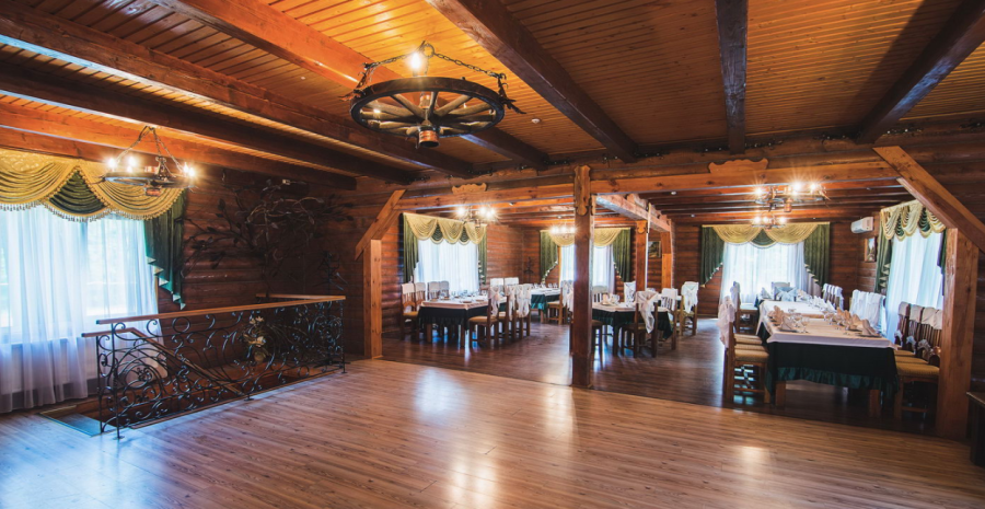 Готельно-ресторанний комплекс «Дубки»