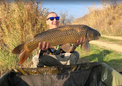 Рыбалка на озере Аква-Сити в Одесской области