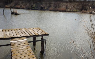 Рыбалка на водоеме в  селе Мирном