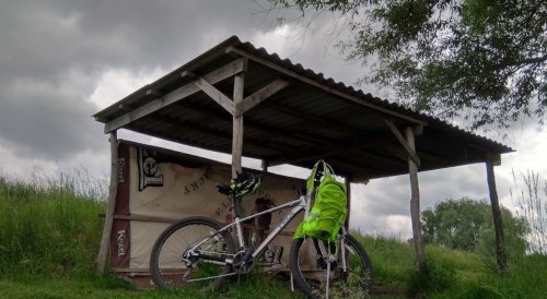 Рыбалка на водоеме в селе Бобровке Харьковской области