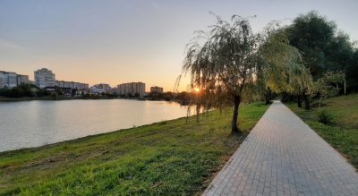 Рыбалка на озере в микрорайоне Озерна