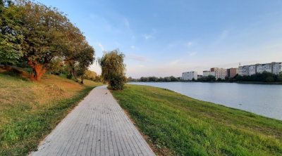 Рыбалка на озере в микрорайоне Озерна